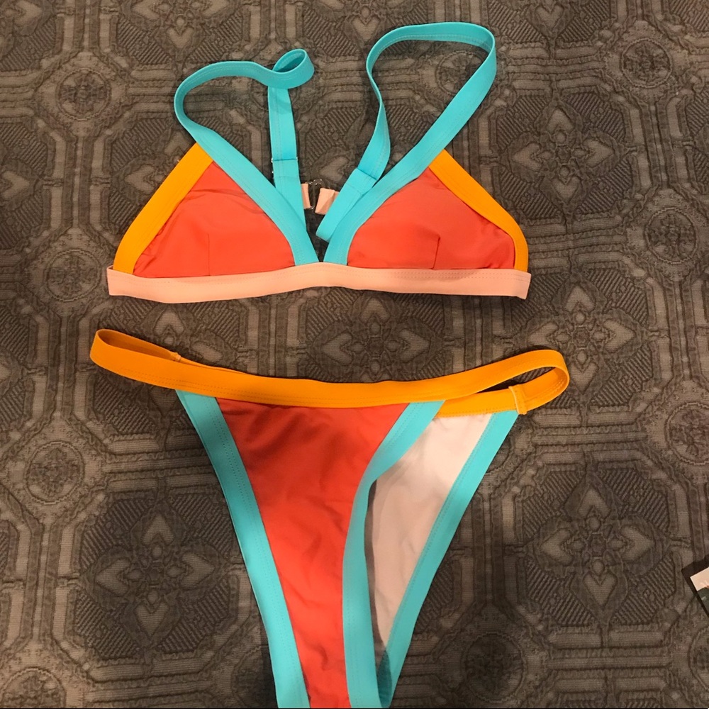 NEW Color block triangle bikini